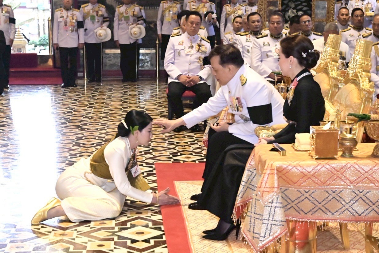 title - พระบาทสมเด็จพระเจ้าอยู่หัว และสมเด็จพระนางเจ้าฯ พระบรมราชินี เสด็จฯ ไปในการพระราชพิธีพืชมงคล พุทธศักราช 2569